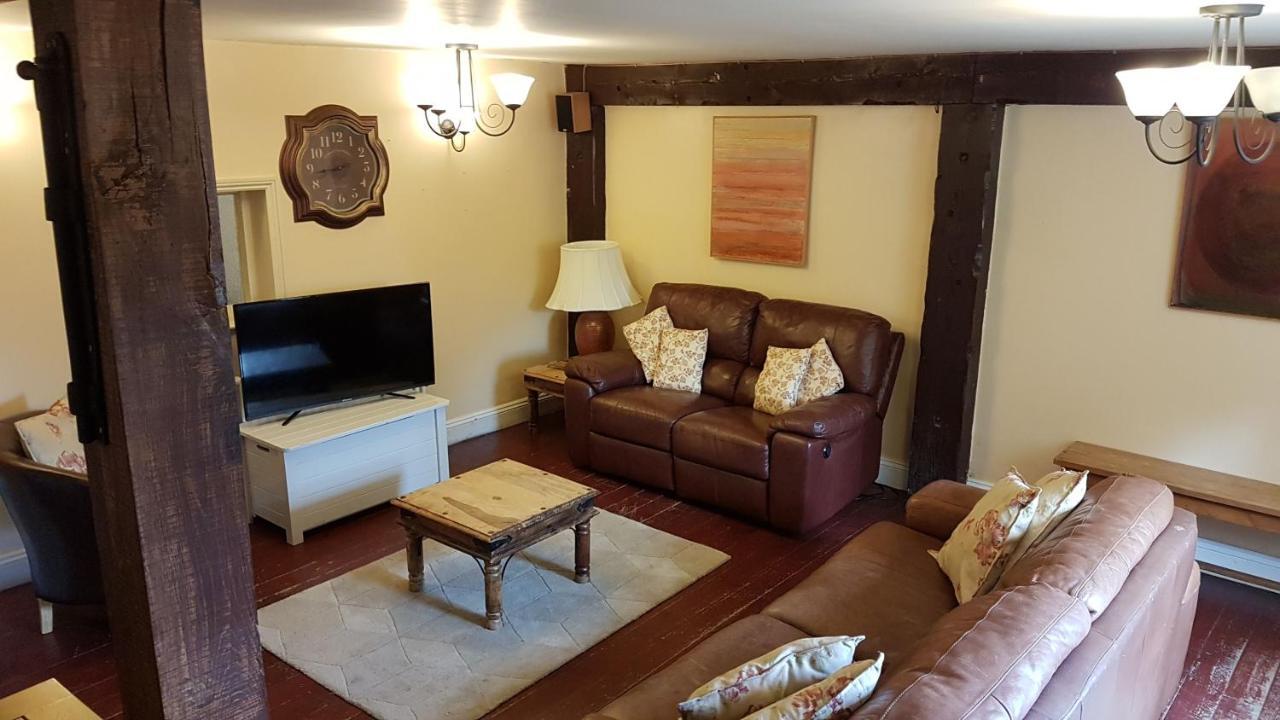 The Pelican Guesthouse Ashwellthorpe Екстер'єр фото