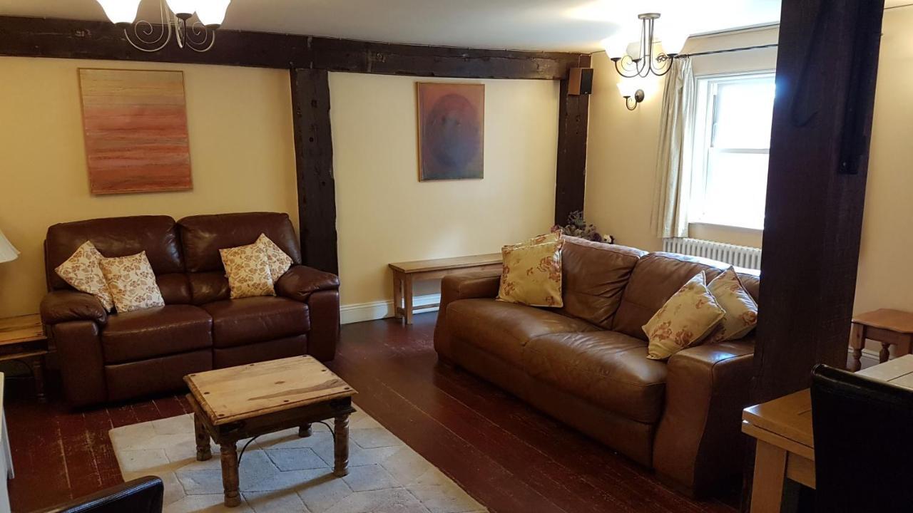 The Pelican Guesthouse Ashwellthorpe Екстер'єр фото