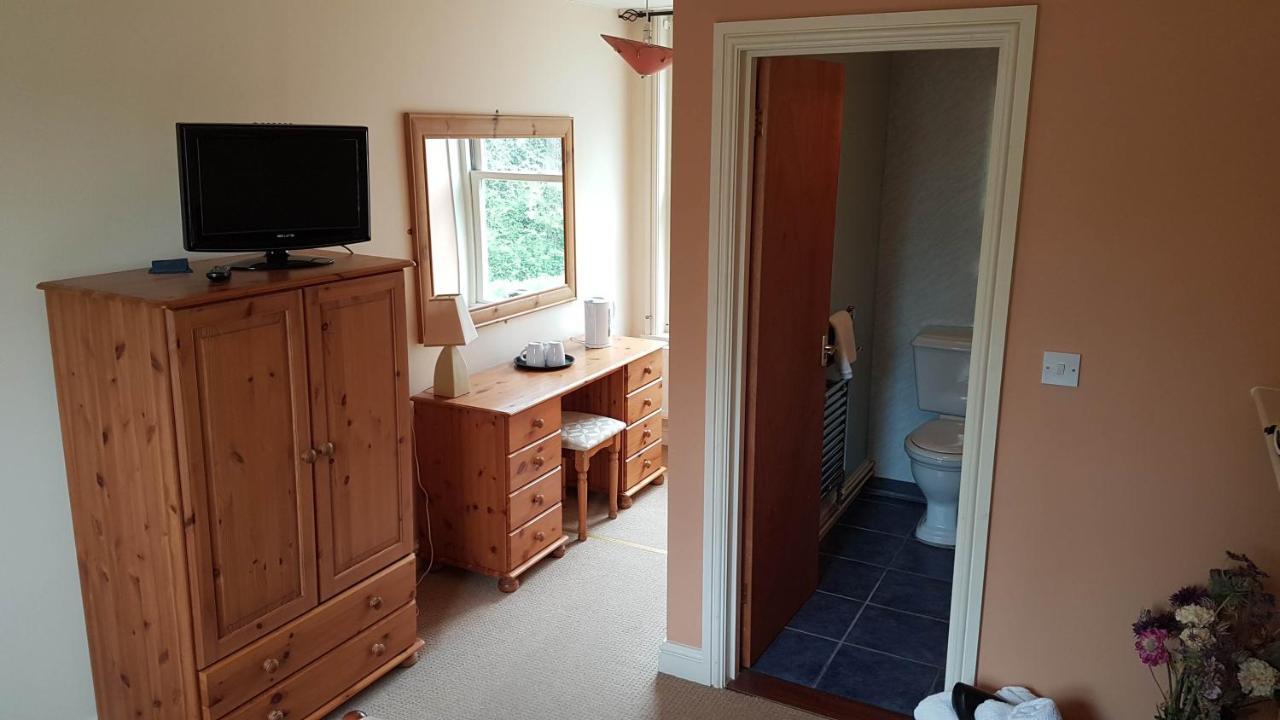 The Pelican Guesthouse Ashwellthorpe Екстер'єр фото