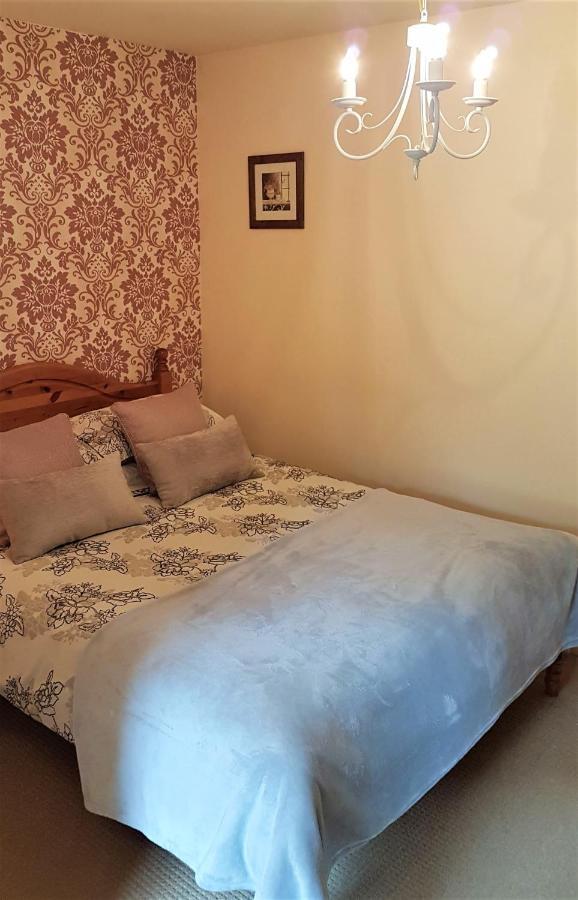 The Pelican Guesthouse Ashwellthorpe Екстер'єр фото