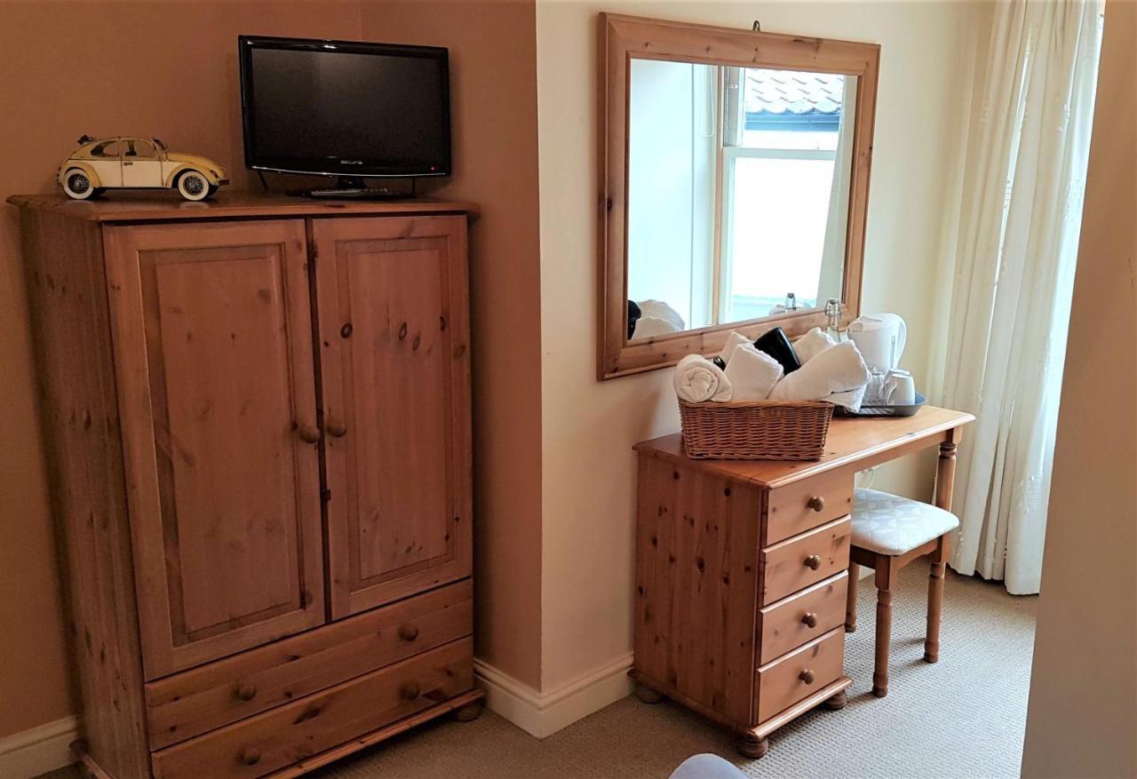 The Pelican Guesthouse Ashwellthorpe Екстер'єр фото